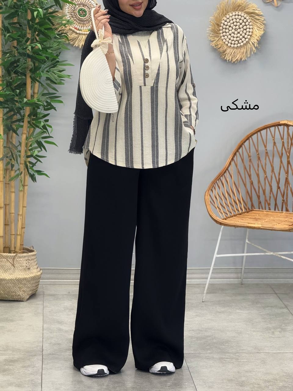 1715- شومیز دکمه چوبی