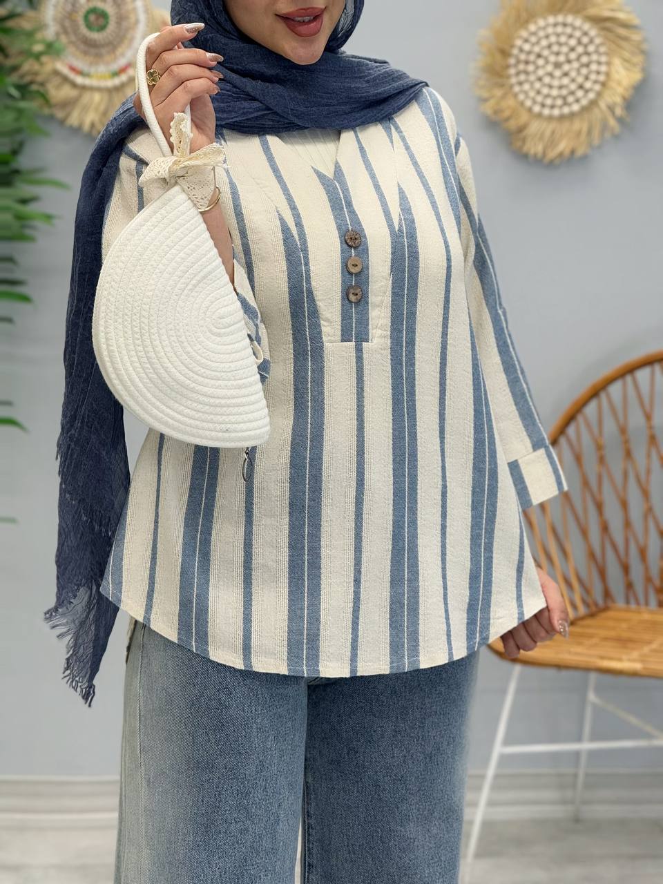 1715- شومیز دکمه چوبی