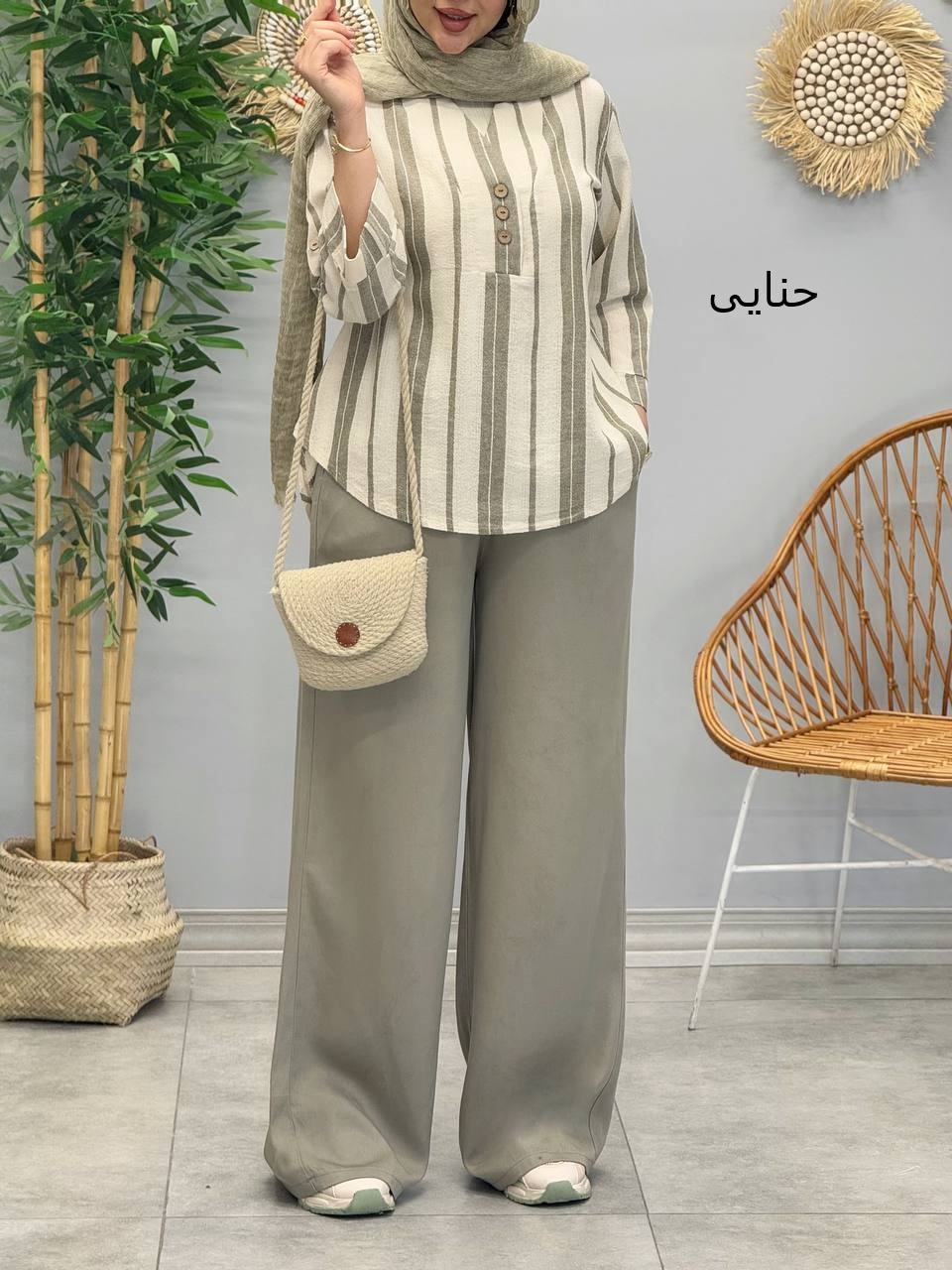 1715- شومیز دکمه چوبی