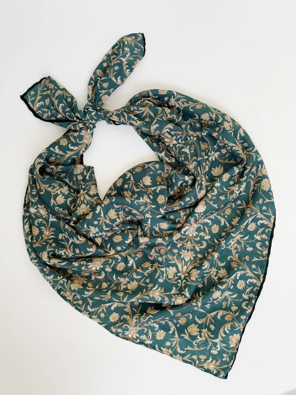 1802- روسری ژاکارد دست دوز