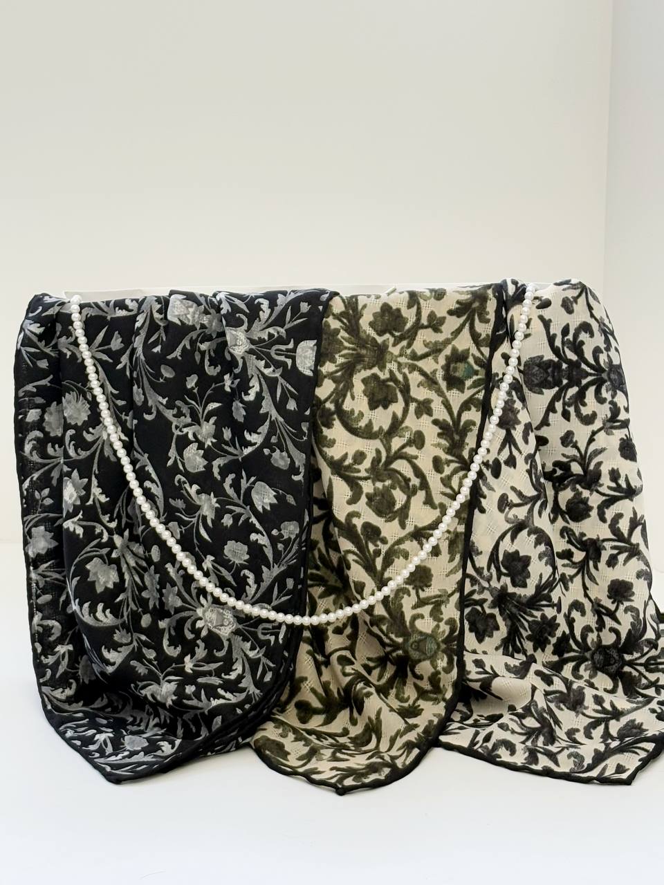 1802- روسری ژاکارد دست دوز