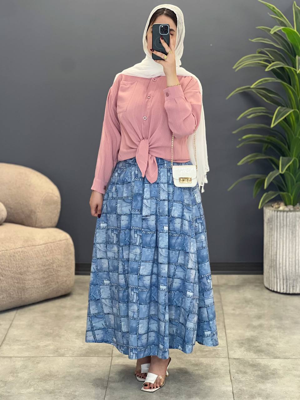 2042-دامن نگار