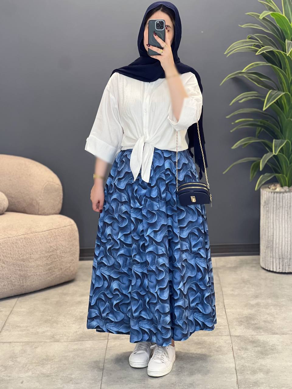 2042-دامن نگار