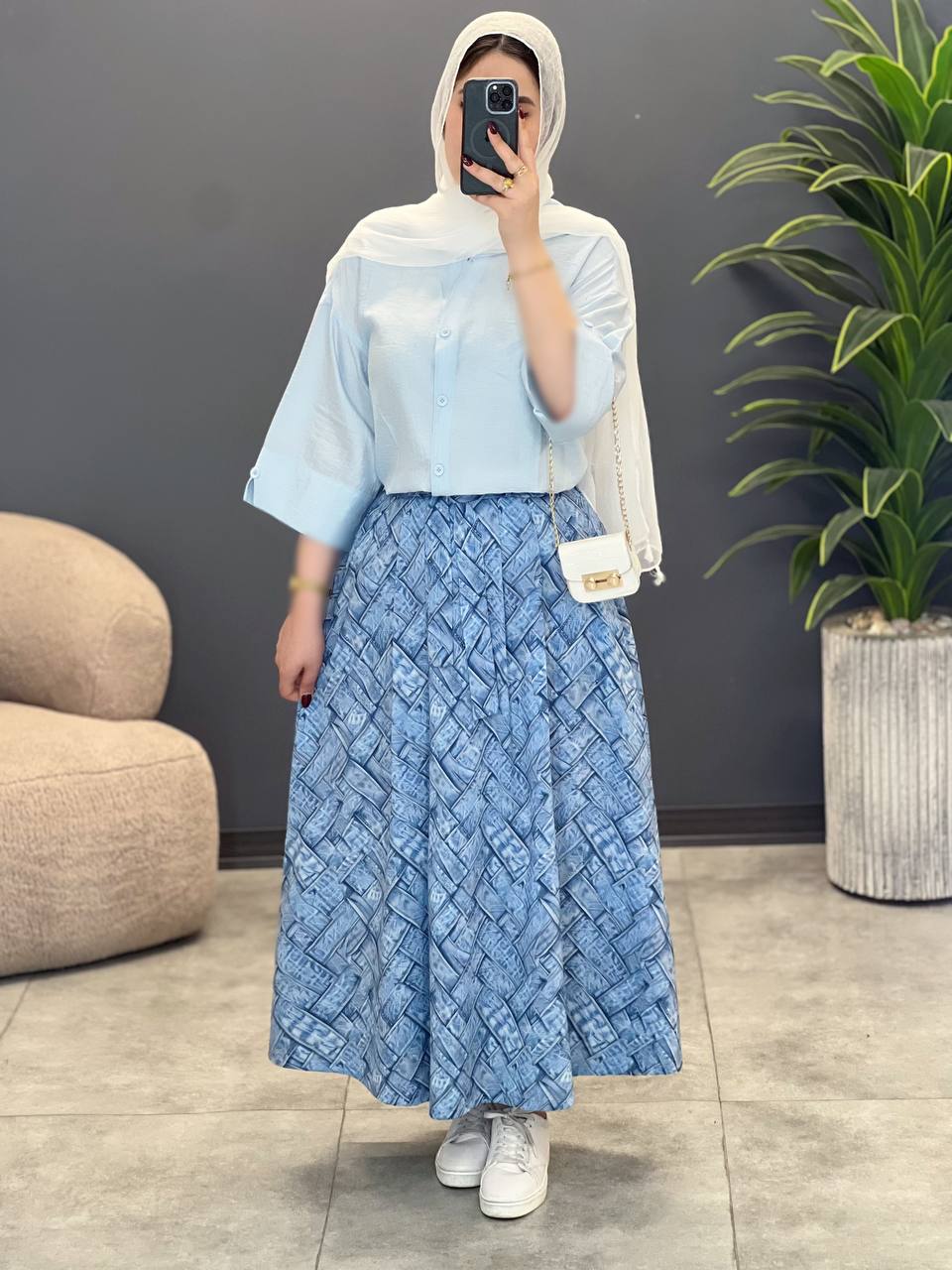 2042-دامن نگار