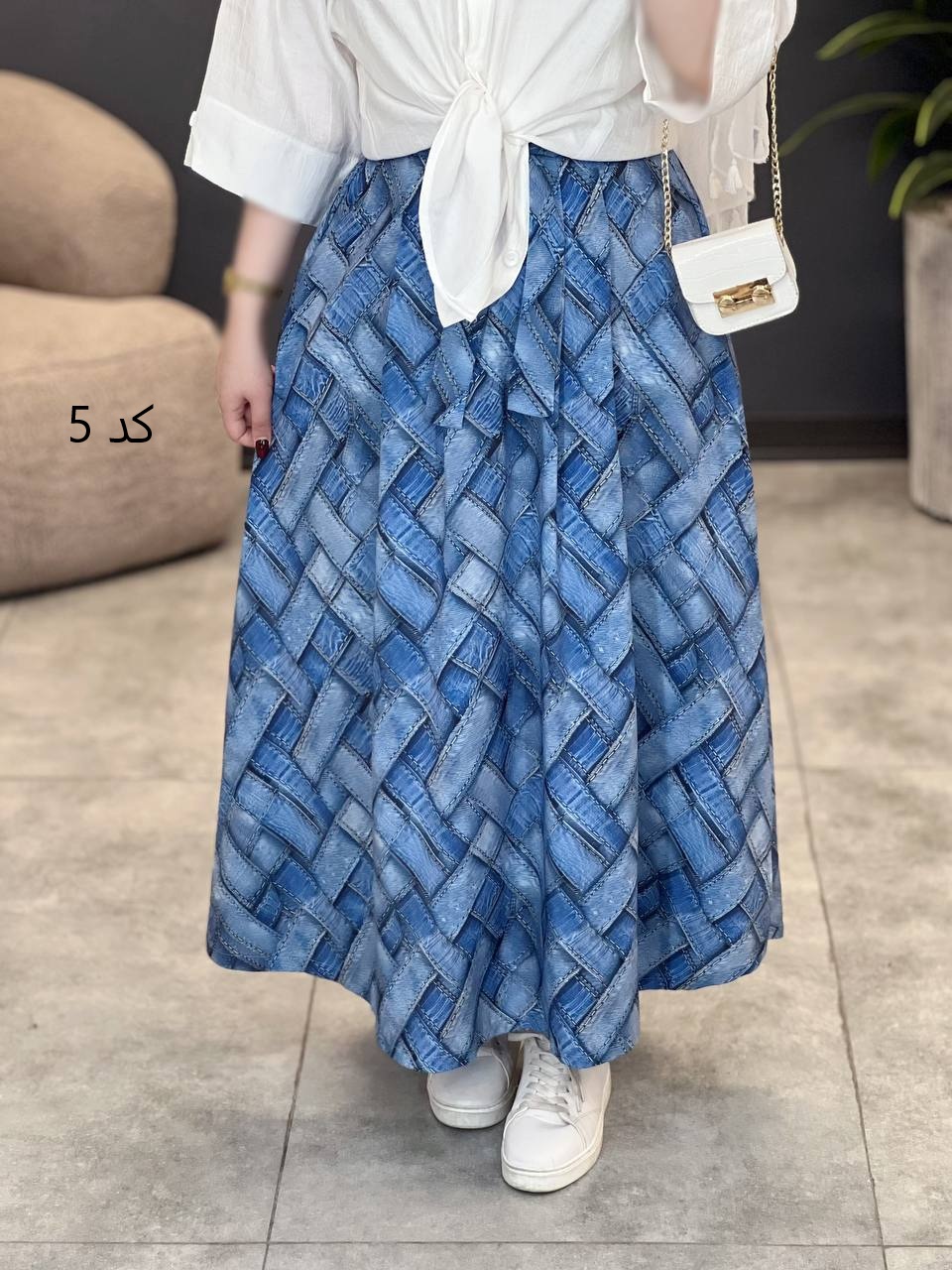 2042-دامن نگار