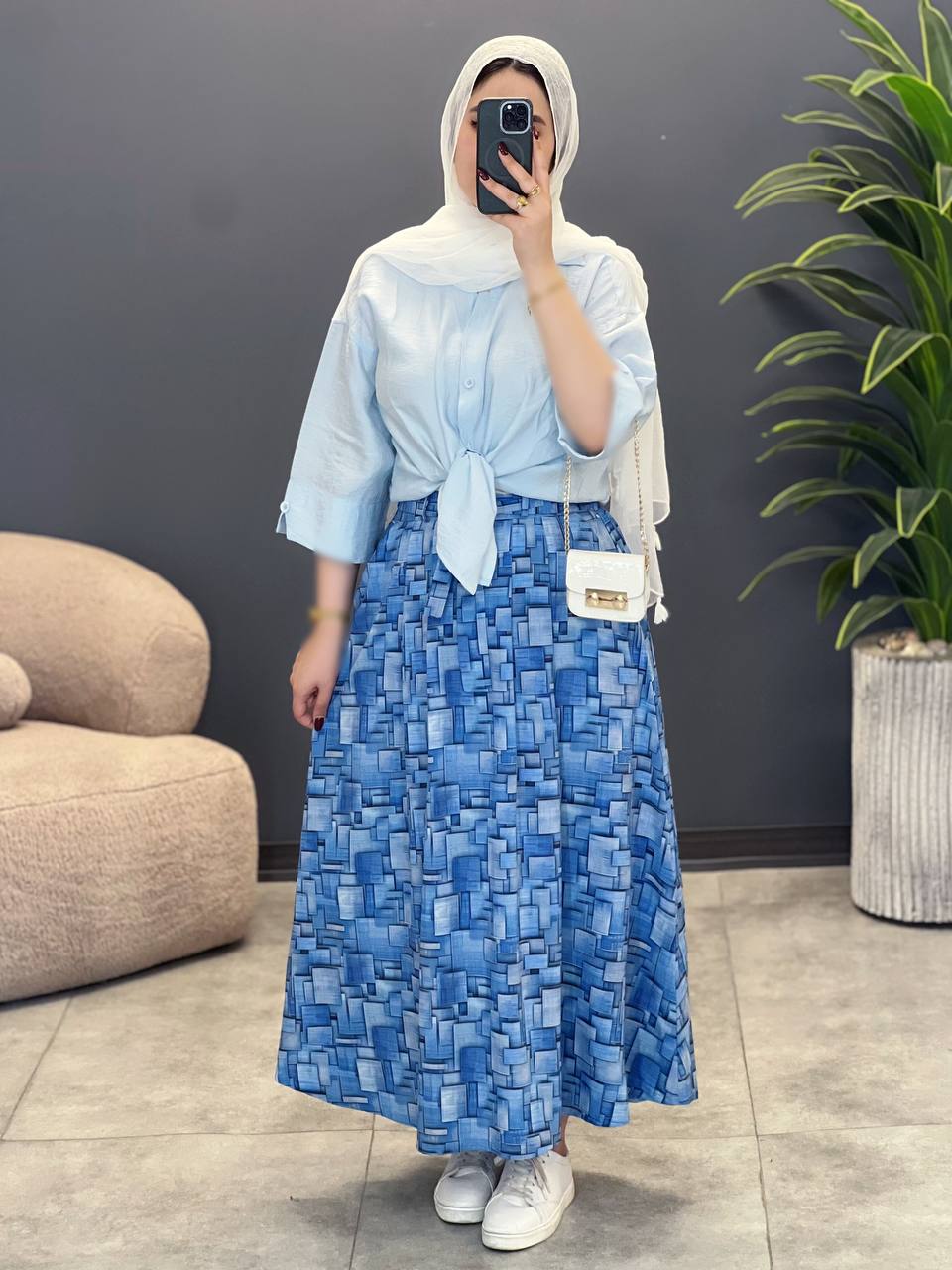 2042-دامن نگار