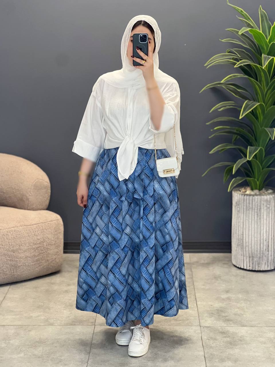 2042-دامن نگار