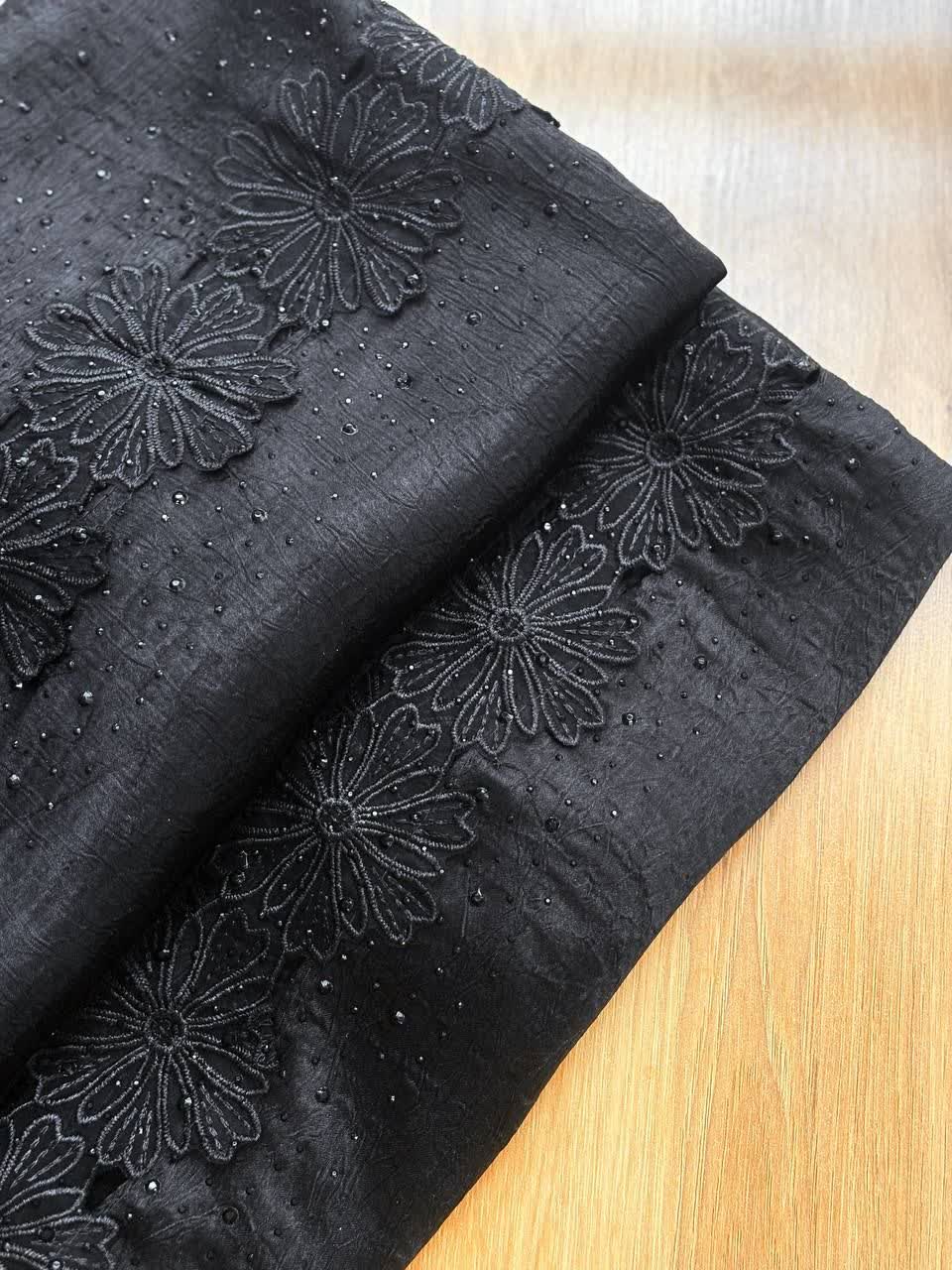 3106-روسری فلورانس گلدوزی(ویژه محرم)