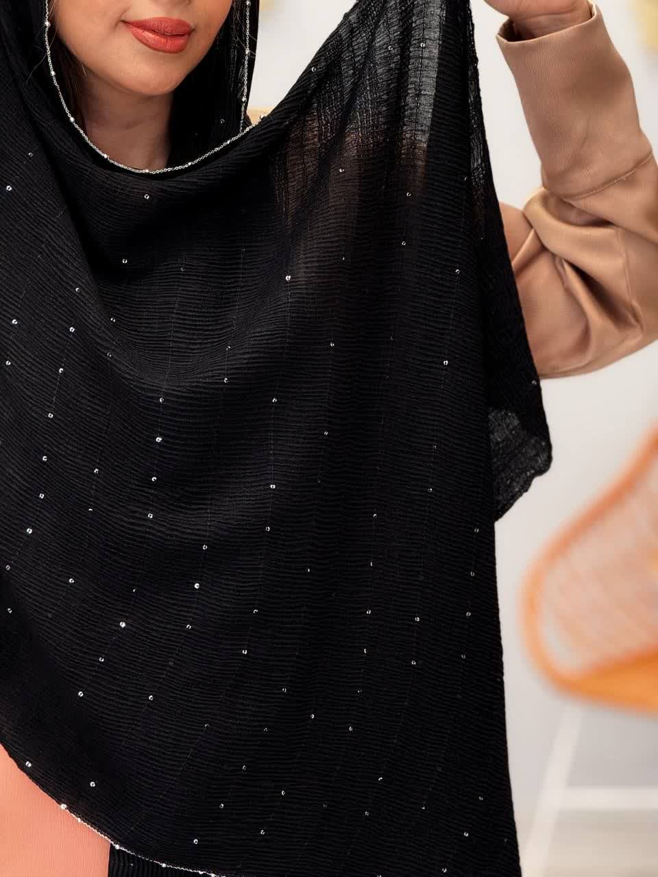 3285-شال مشکی دور زیپ پولکی(ویژه محرم)