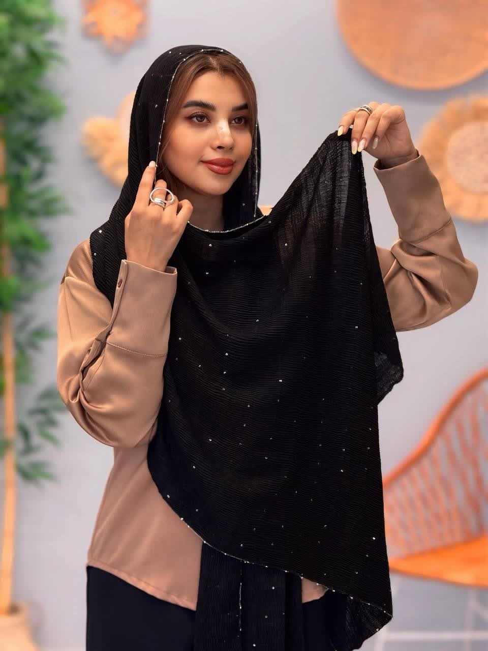 3285-شال مشکی دور زیپ پولکی(ویژه محرم)