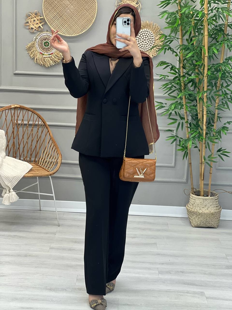 1077- کت و شلوار کاملیا