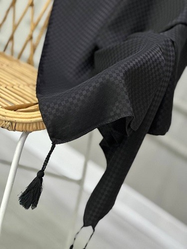 0121_شال مشکی شطرنجی