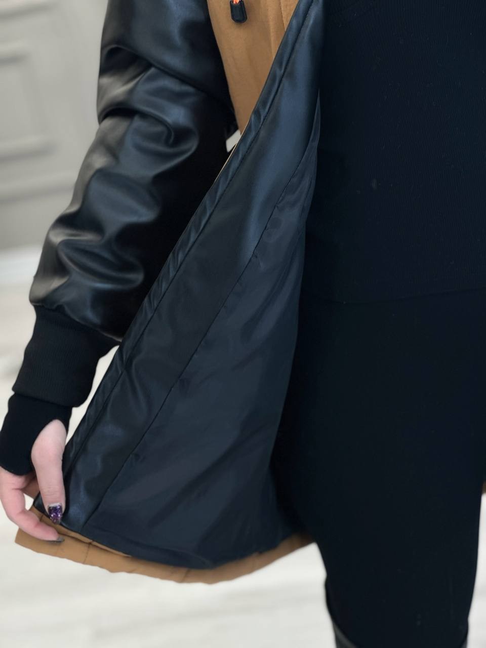 1060- کاپشن آستین چرم