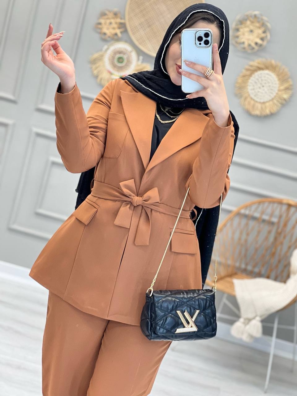 1079- کت و شلوار شاهیکا