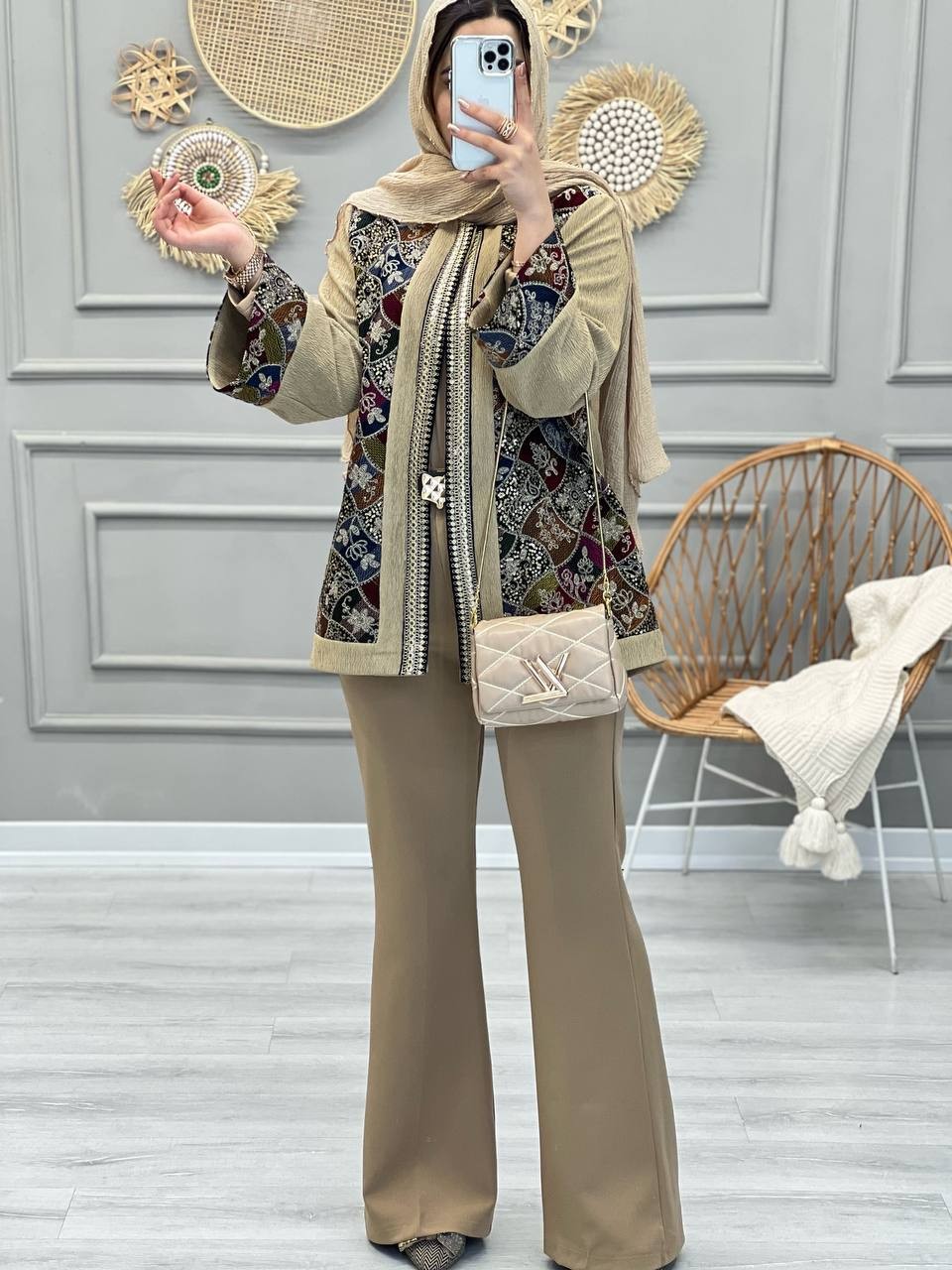 1082-مانتو مزونی سوزن دوزی