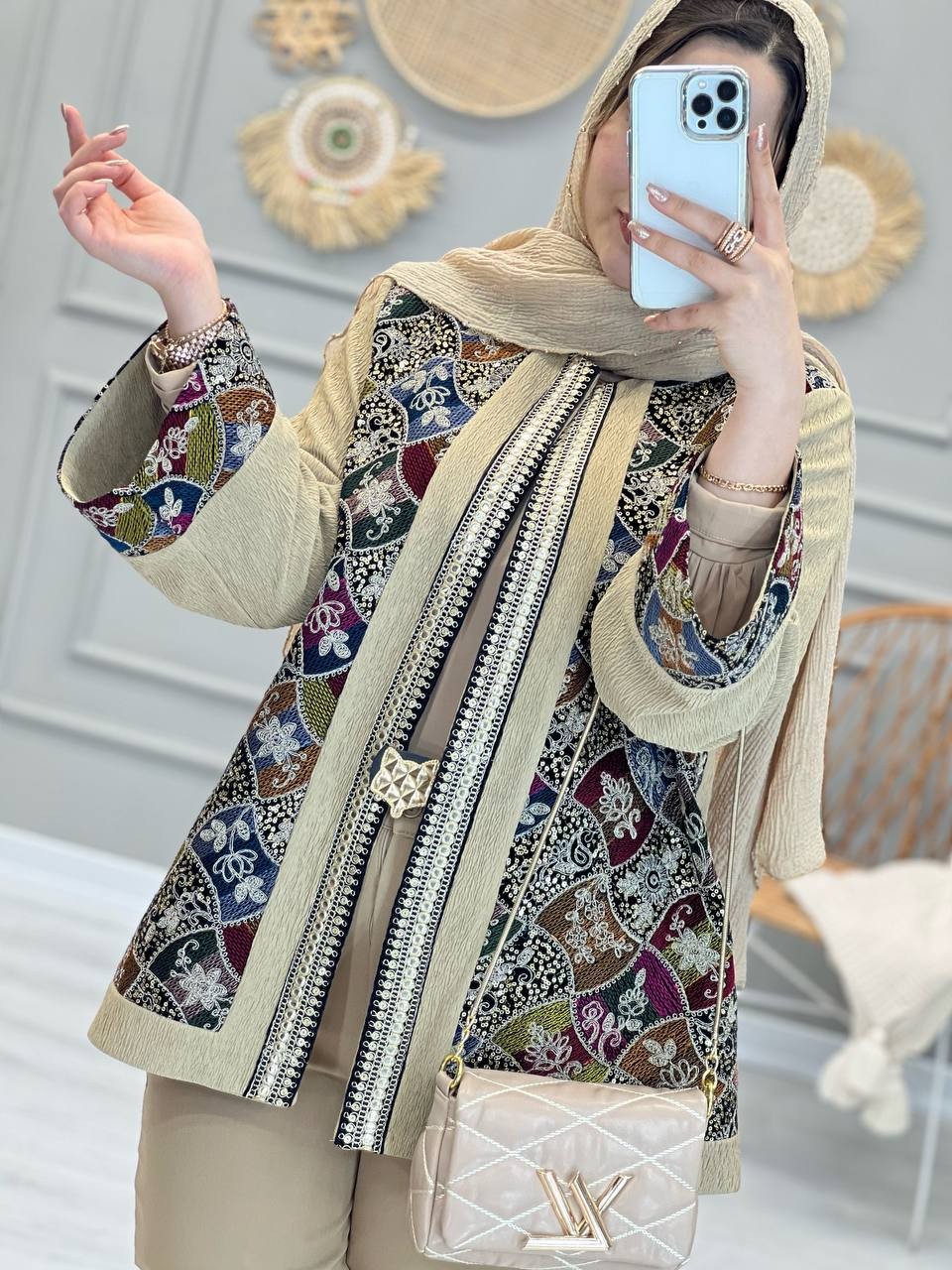 1082-مانتو مزونی سوزن دوزی