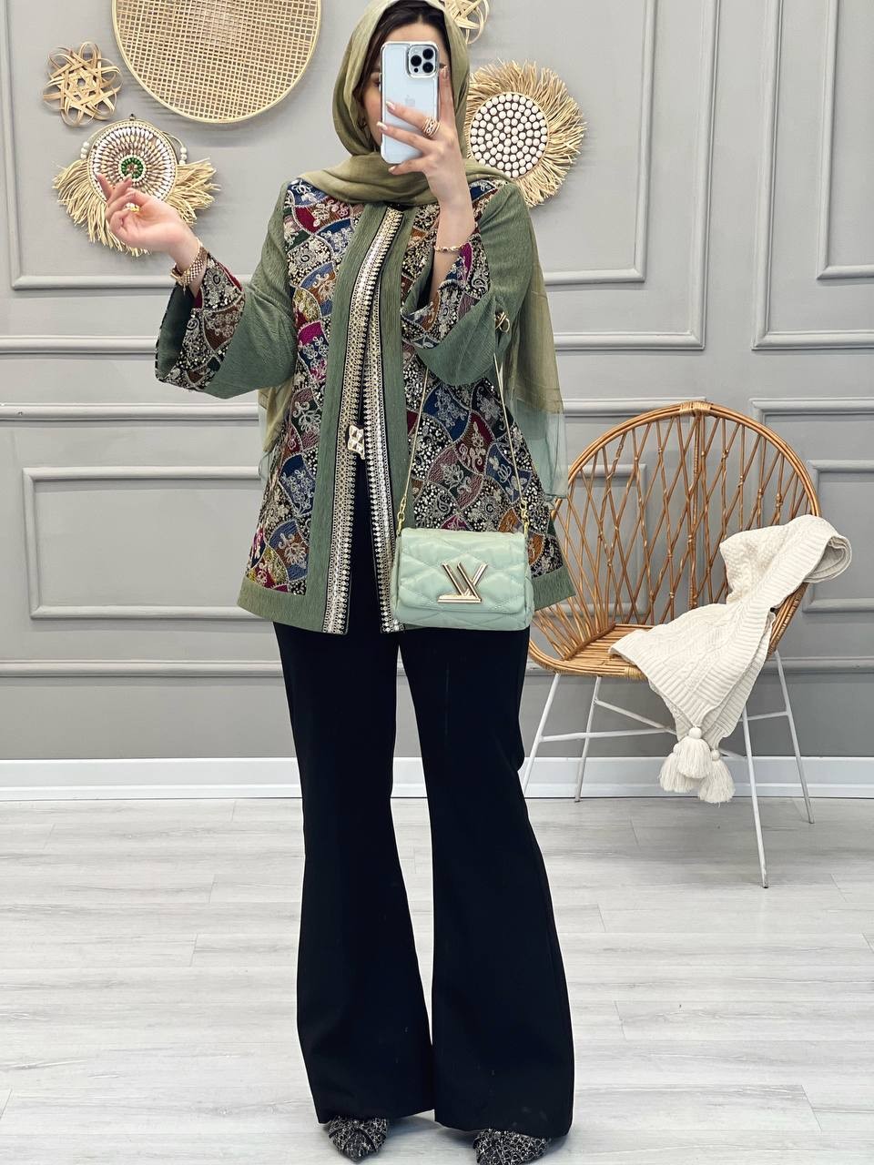 1082-مانتو مزونی سوزن دوزی