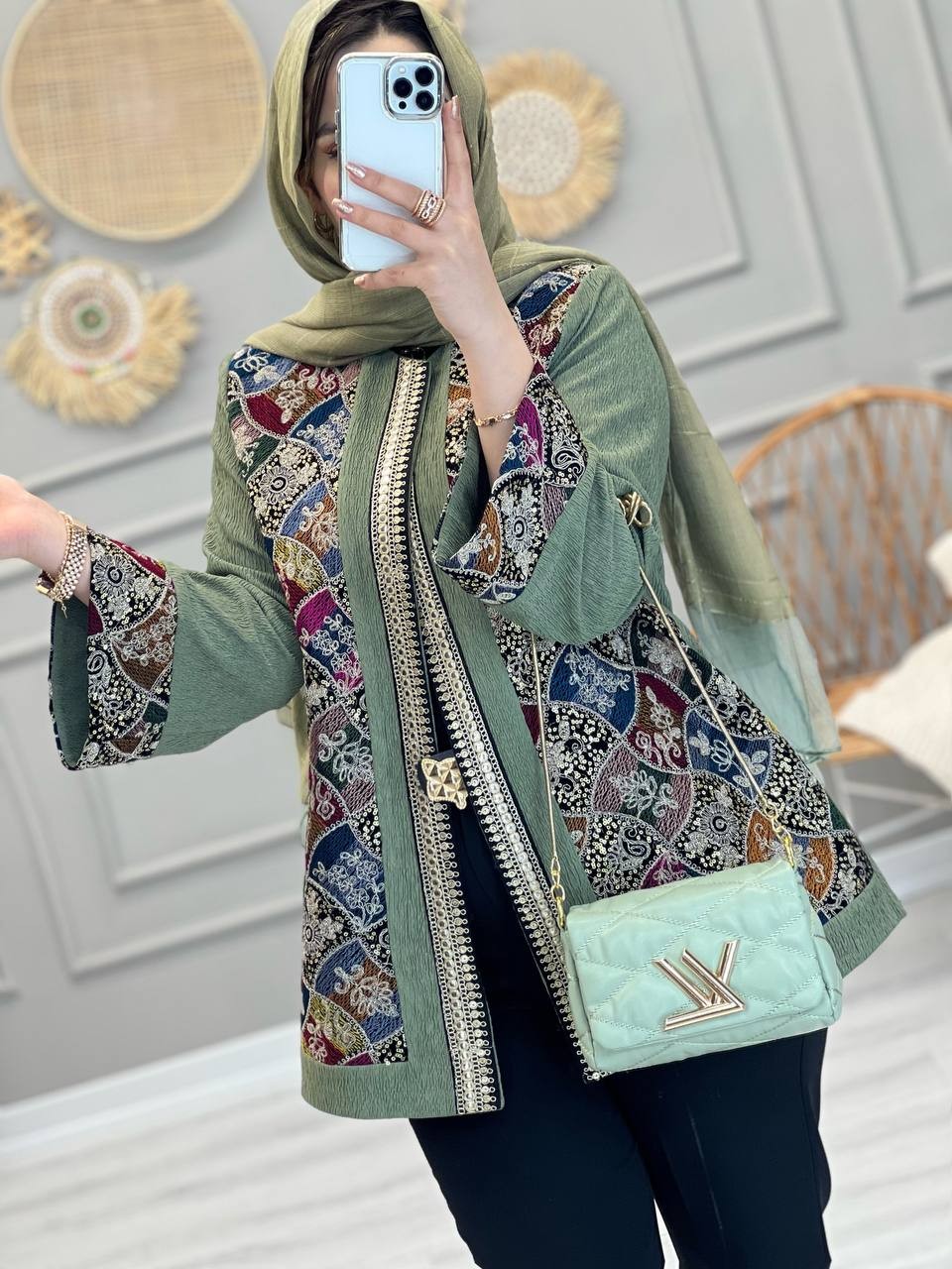 1082-مانتو مزونی سوزن دوزی