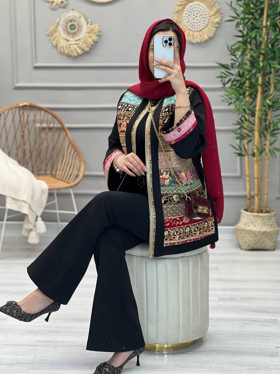 1110- مانتو مزونی سوزن دوزی ارزنده( خرجکار رندوم ارسال میشود)