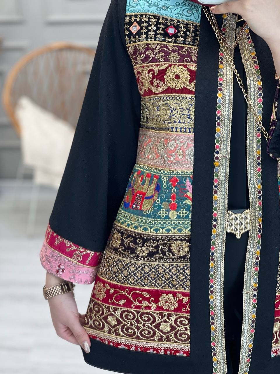 1110- مانتو مزونی سوزن دوزی ارزنده( خرجکار رندوم ارسال میشود)