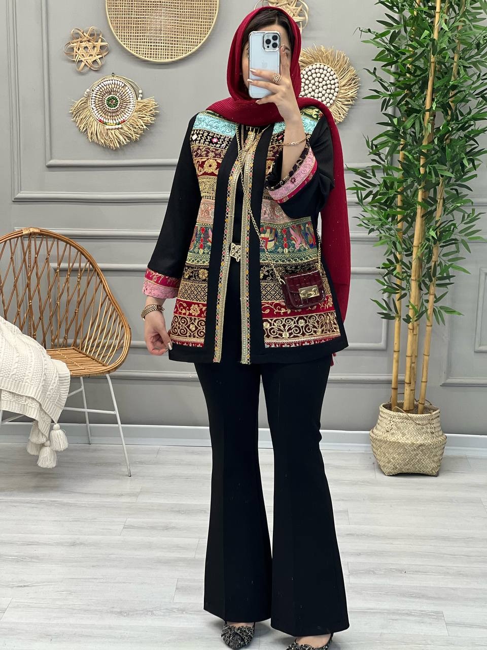 1110- مانتو مزونی سوزن دوزی ارزنده( خرجکار رندوم ارسال میشود)