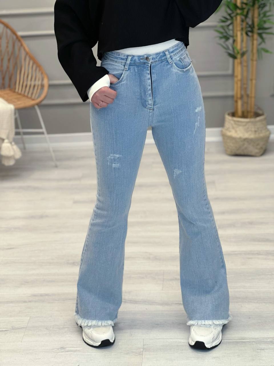 8382- شلوار بوت کات پایین ریش آبی