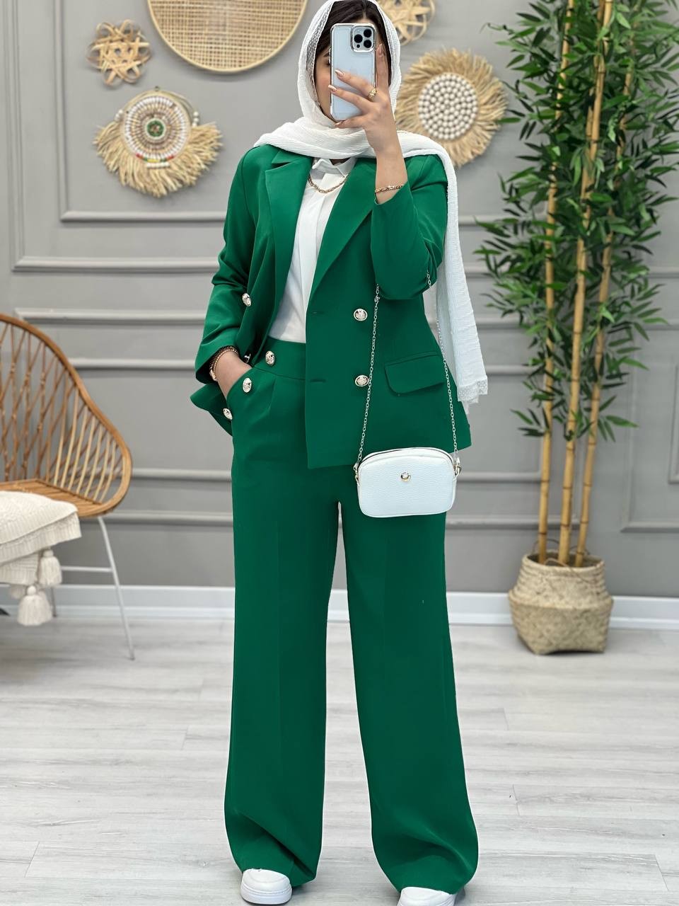 1124- کت و شلوار دکمه طلایی