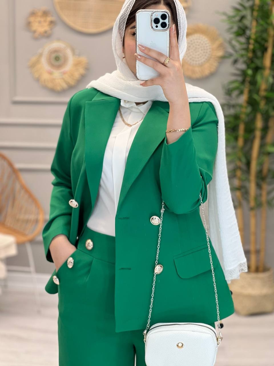 1124- کت و شلوار دکمه طلایی