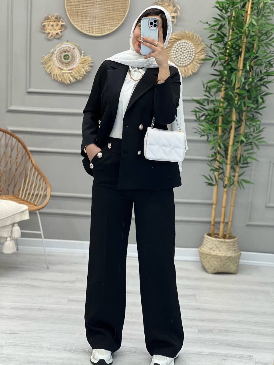 1124- کت و شلوار دکمه طلایی