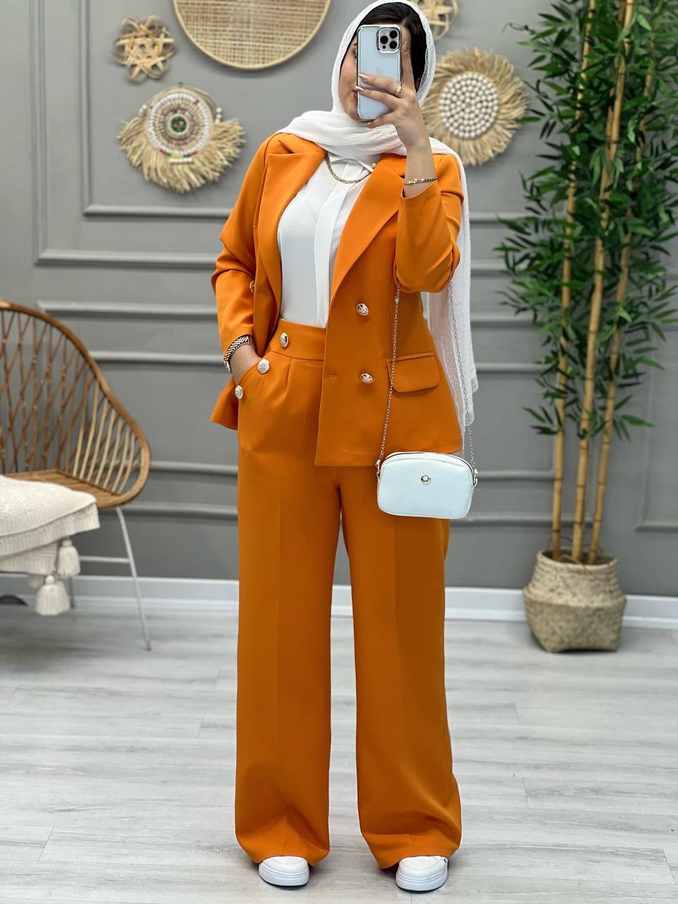 1124- کت و شلوار دکمه طلایی