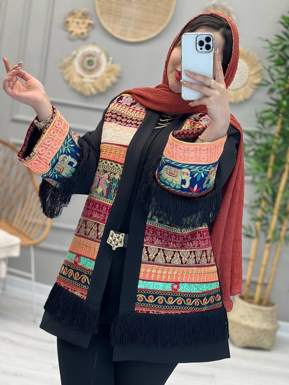 1128- مانتو سوزن دوزی حنانه(خرجکار رندوم ارسال میشود)