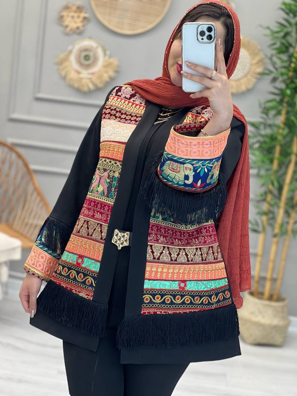 1128- مانتو سوزن دوزی حنانه(خرجکار رندوم ارسال میشود)