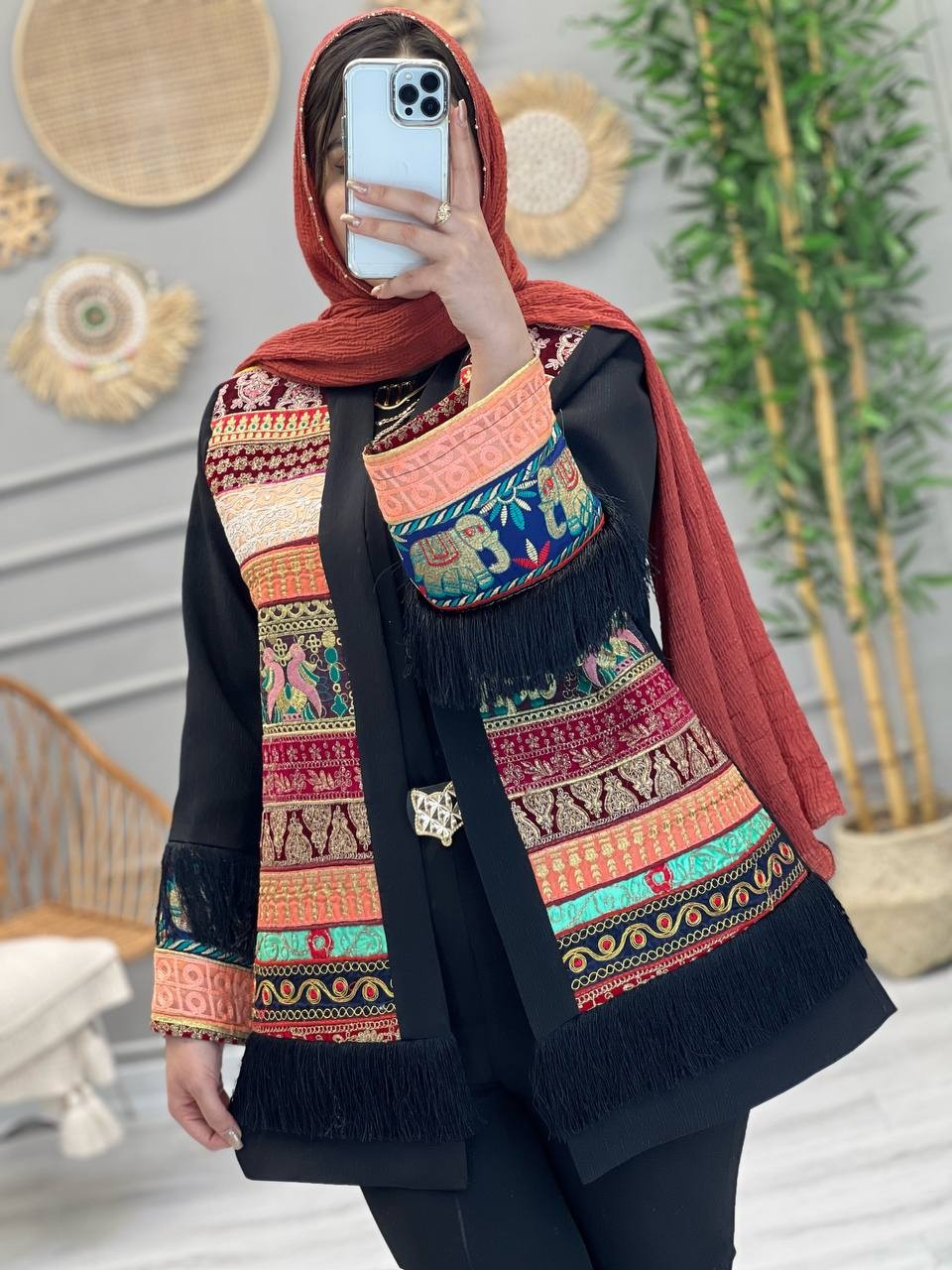 1128- مانتو سوزن دوزی حنانه(خرجکار رندوم ارسال میشود)