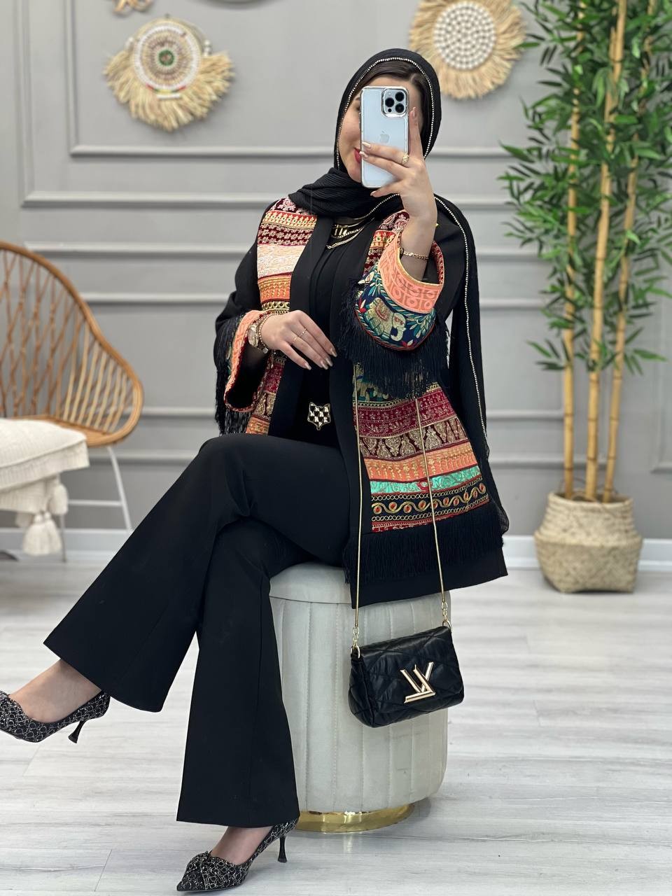 1128- مانتو سوزن دوزی حنانه(خرجکار رندوم ارسال میشود)