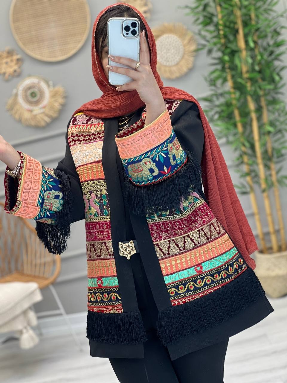 1128- مانتو سوزن دوزی حنانه(خرجکار رندوم ارسال میشود)