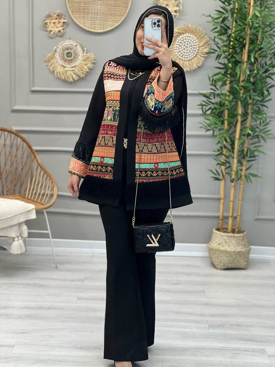 1128- مانتو سوزن دوزی حنانه(خرجکار رندوم ارسال میشود)