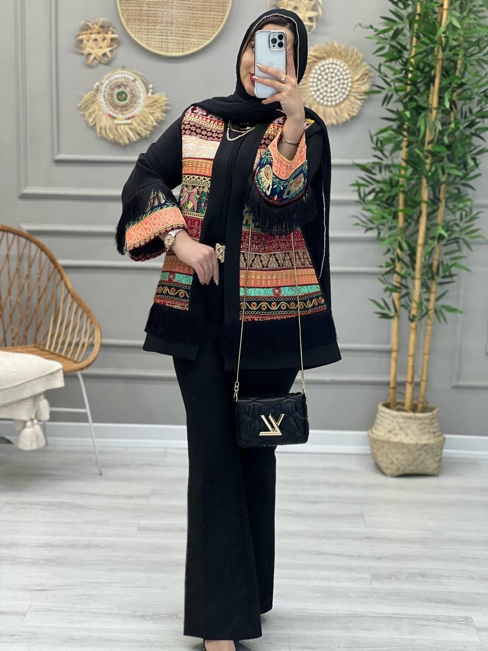 1128- مانتو سوزن دوزی حنانه(خرجکار رندوم ارسال میشود)