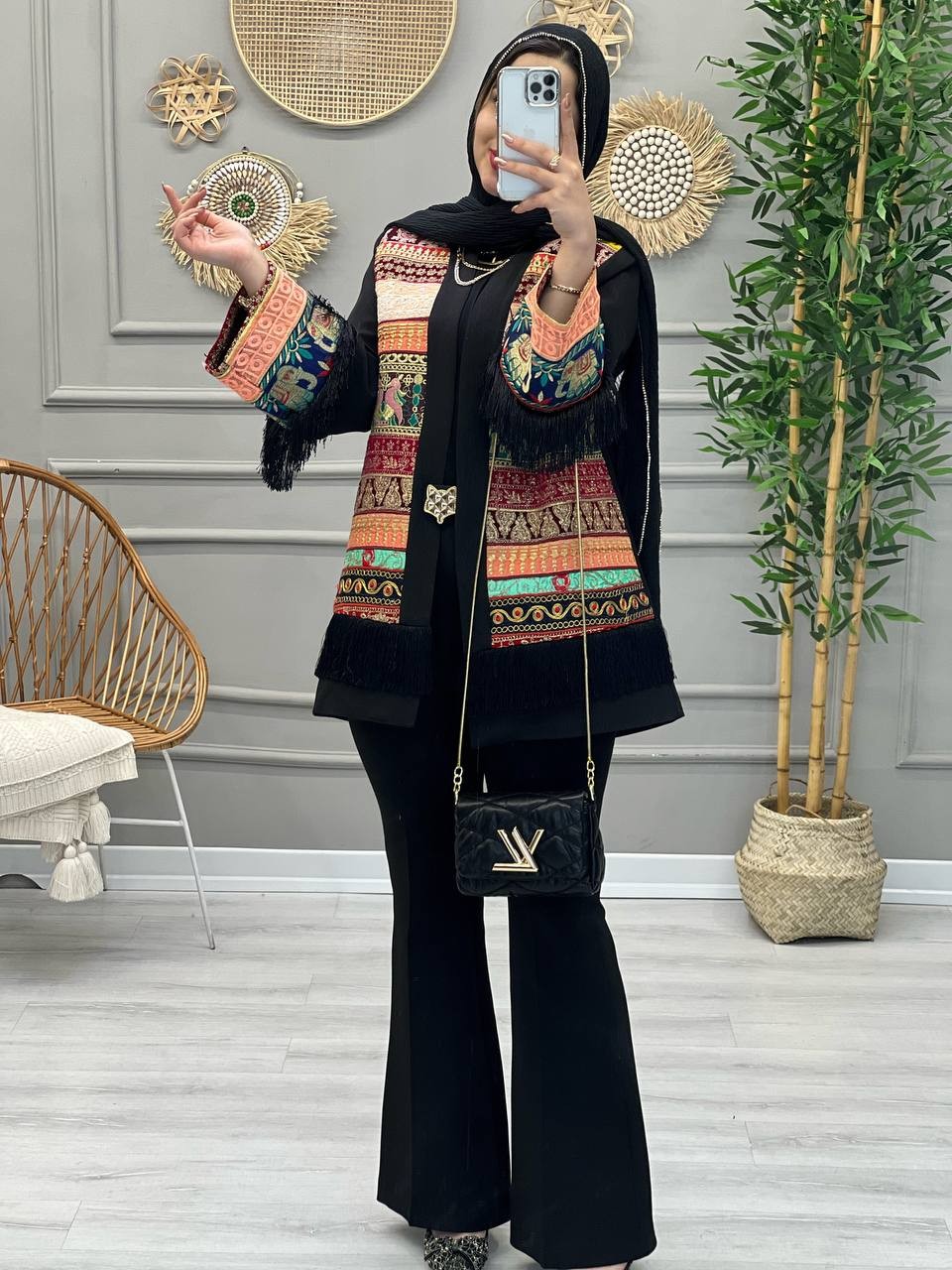 1128- مانتو سوزن دوزی حنانه(خرجکار رندوم ارسال میشود)