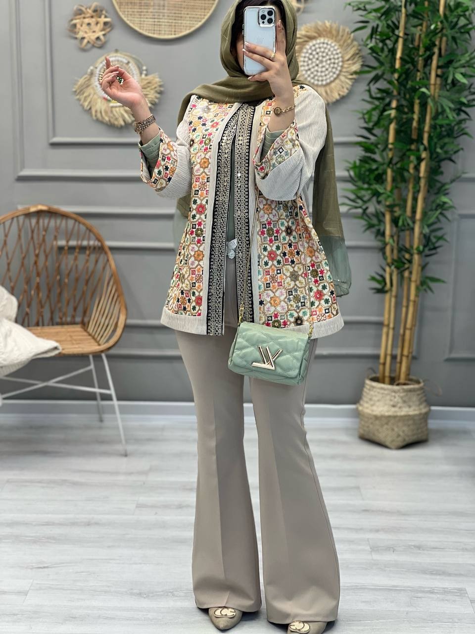 1151- مانتو سوزن دوزی نرمین