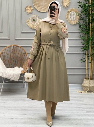 1247- مانتو مزونی گلدوزی