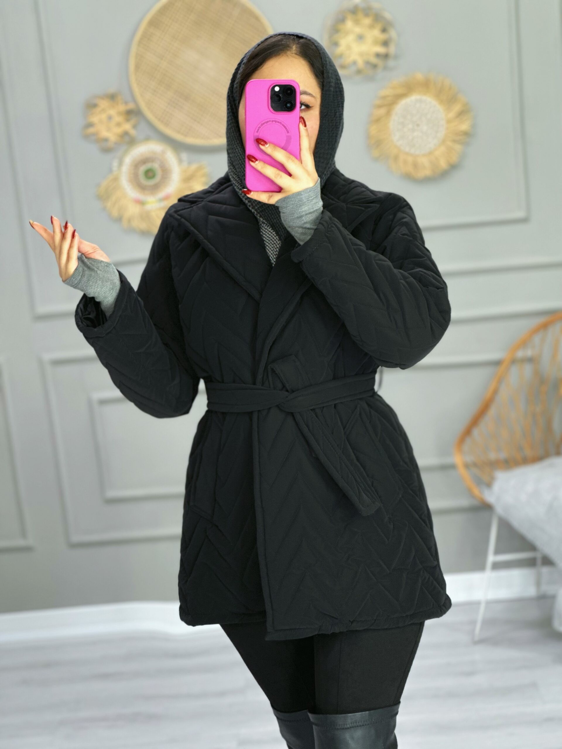 1004- کاپشن امبردی میا