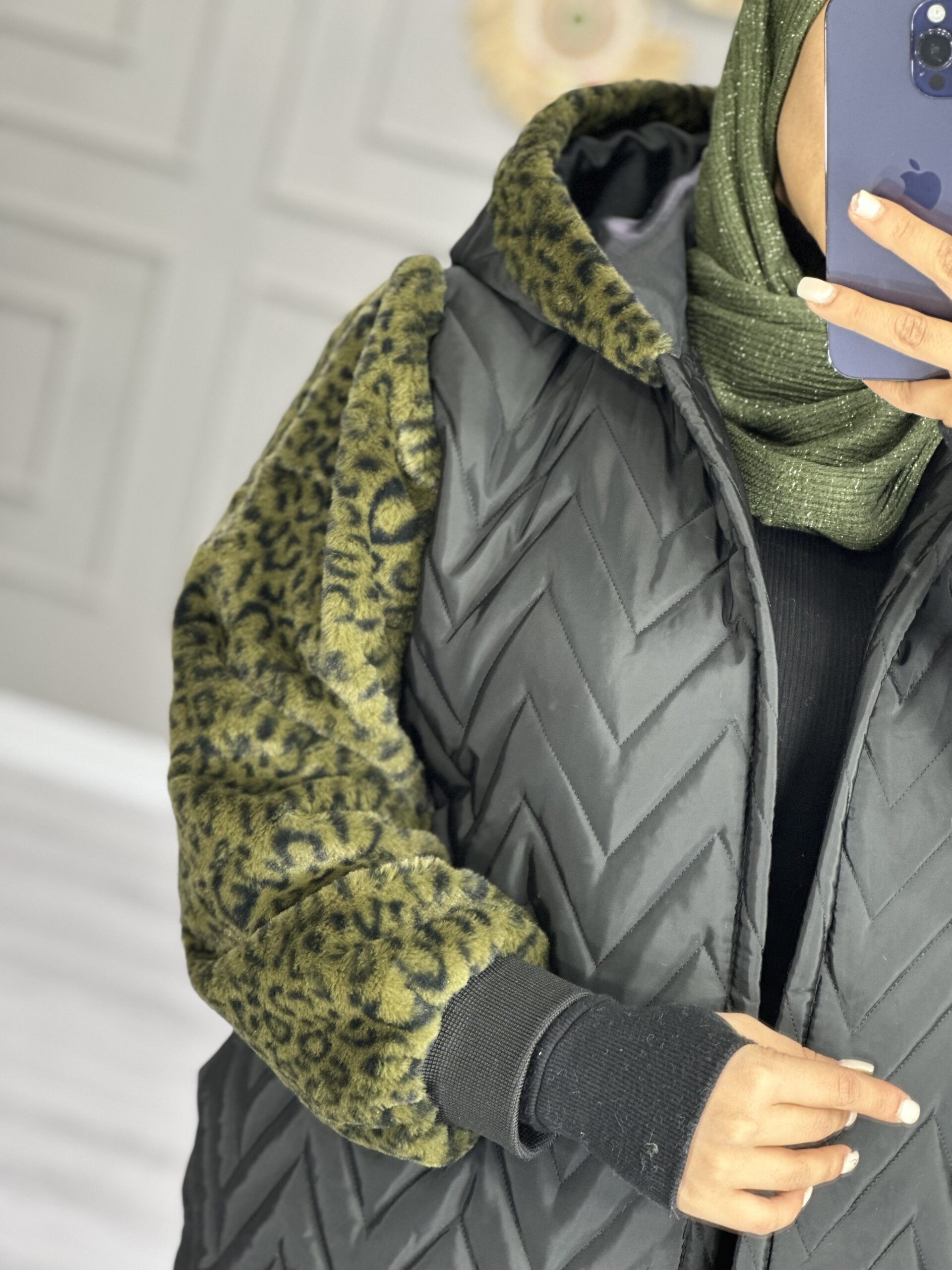 0902_ کاپشن بلند پیروز