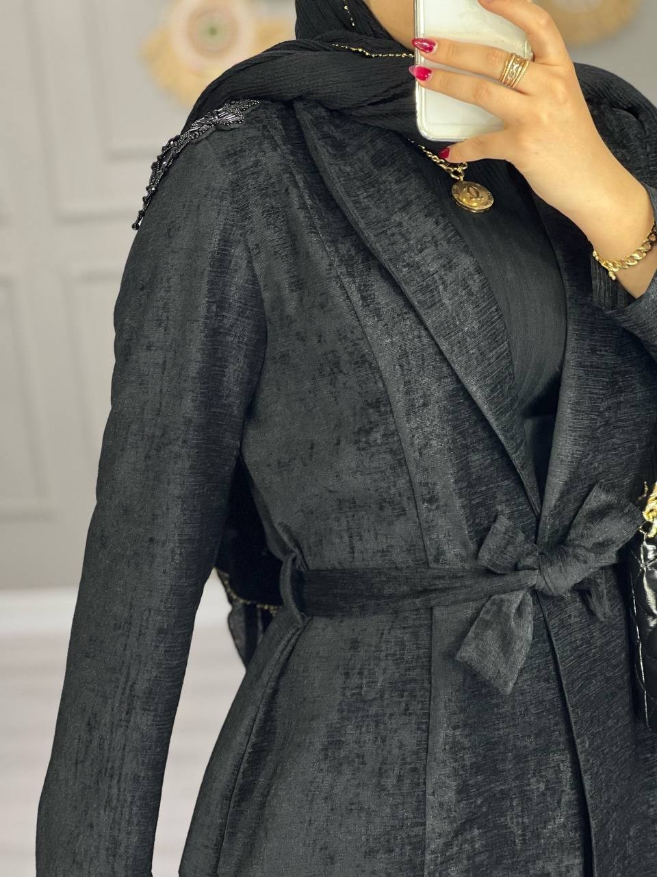 1013- مانتو مزونی مخمل میناز