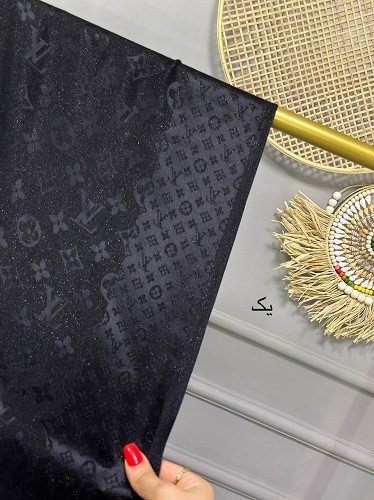 0141_شال مشکی لمه