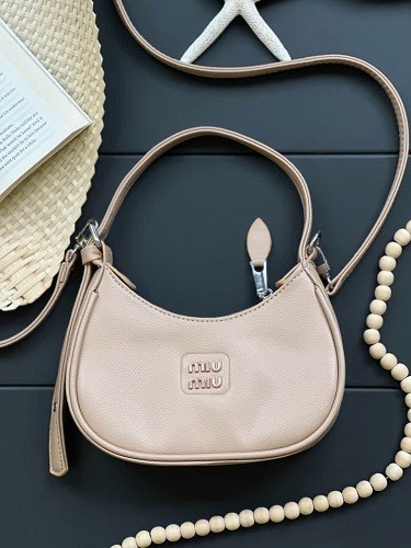 1705-کیف miu miu