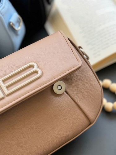 684-کیف بالنسی کد684