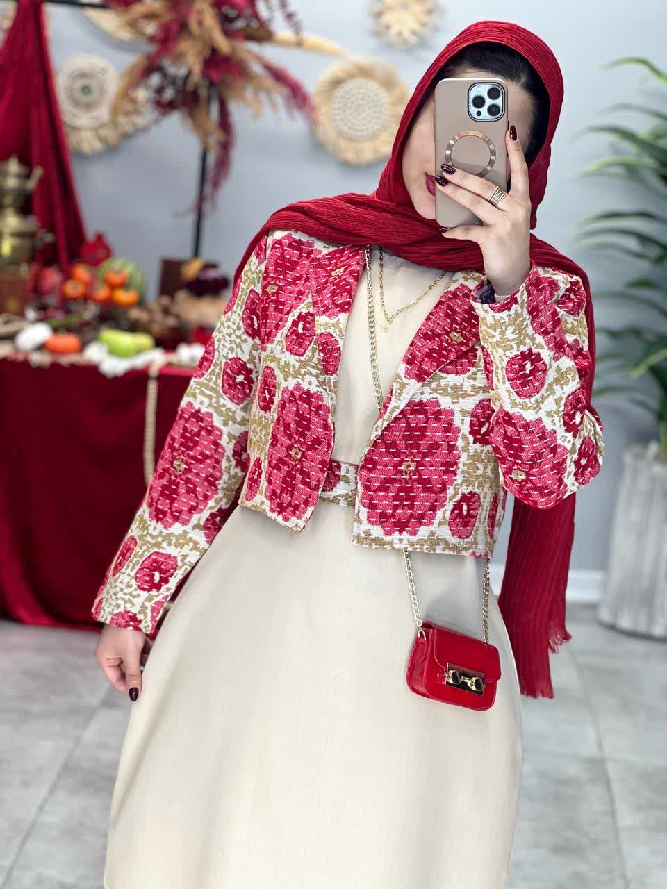 1734-کت و سارافون گلشیفته