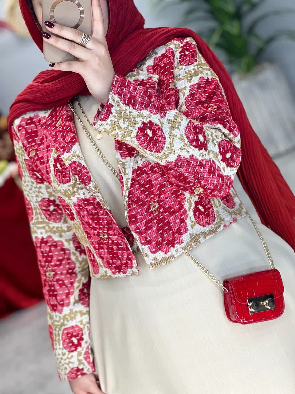 1734-کت و سارافون گلشیفته