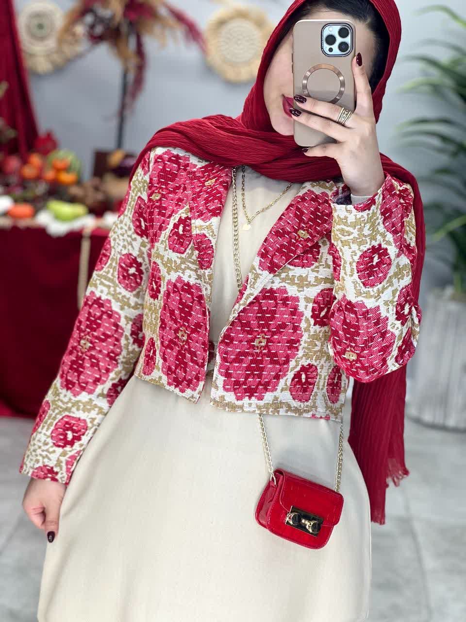 1734-کت و سارافون گلشیفته