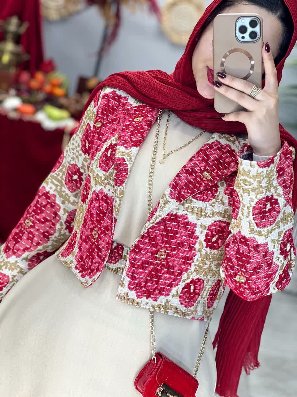 1734-کت و سارافون گلشیفته